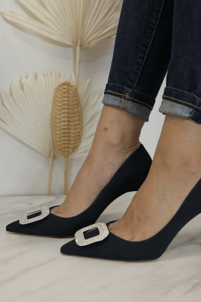 Eleganter Schwarzer Pumps