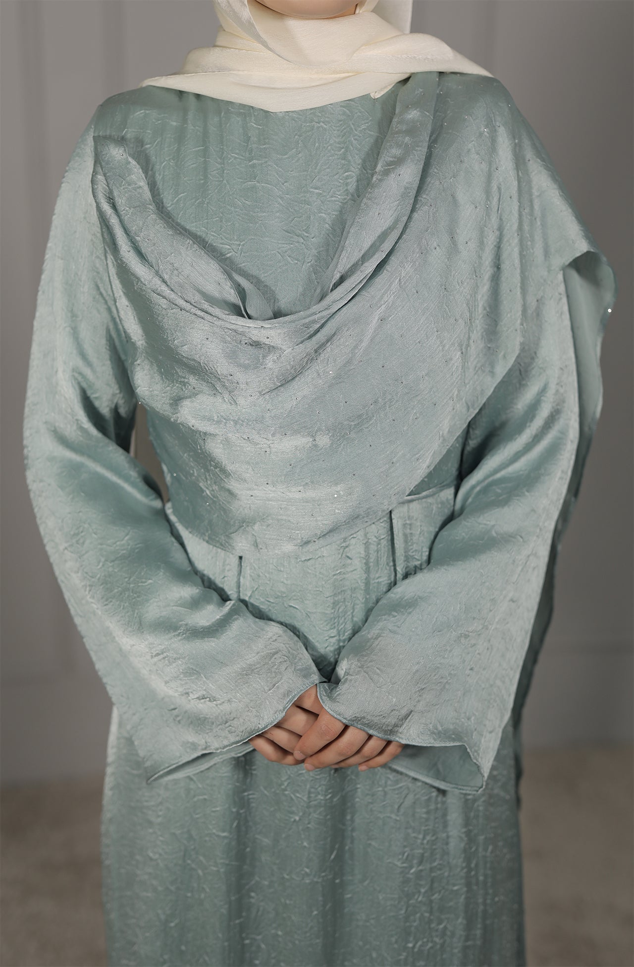 Elegantes Satin Abendkleid mit Drapierung in Mintgrün