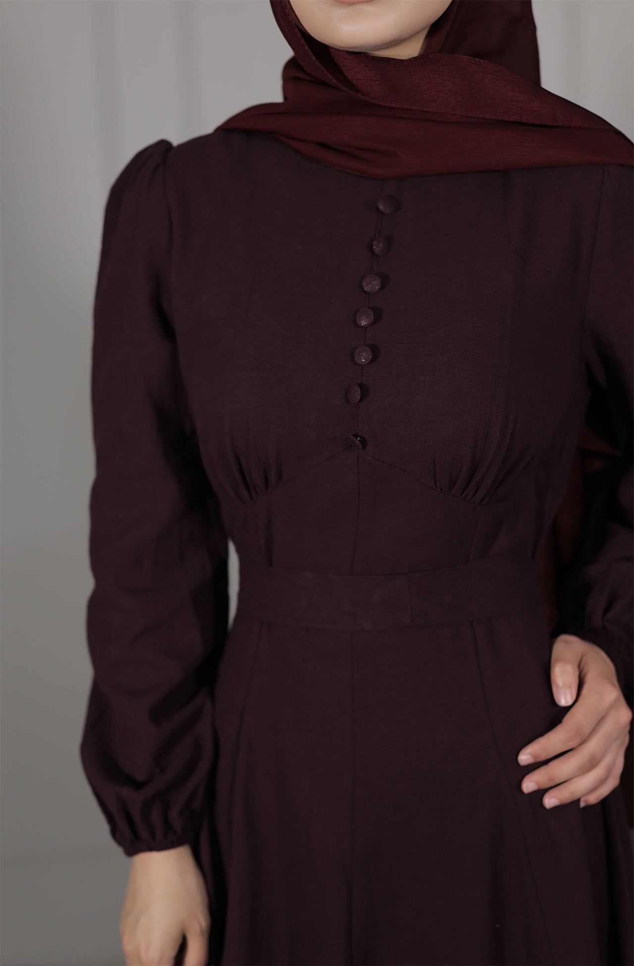 Elegantes Maxikleid in Pflaume – Zeitlose Eleganz mit femininer Silhouette