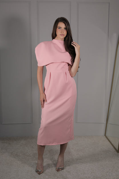 Elegantes Midi-Kleid in Rosa – Feminin mit modernem Schulter-Detail