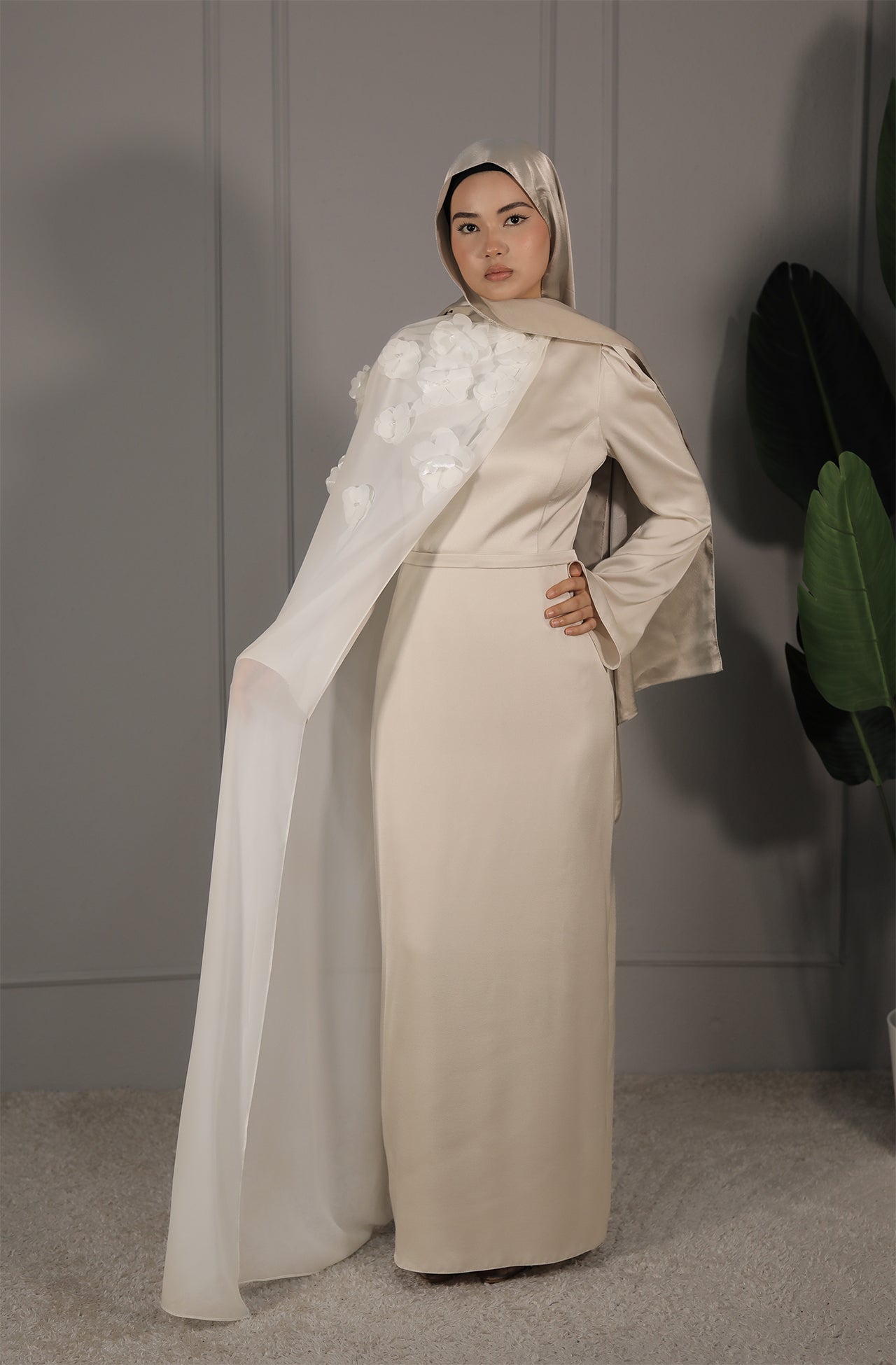 Samira Dress - Beige mit weißem Tülldetail