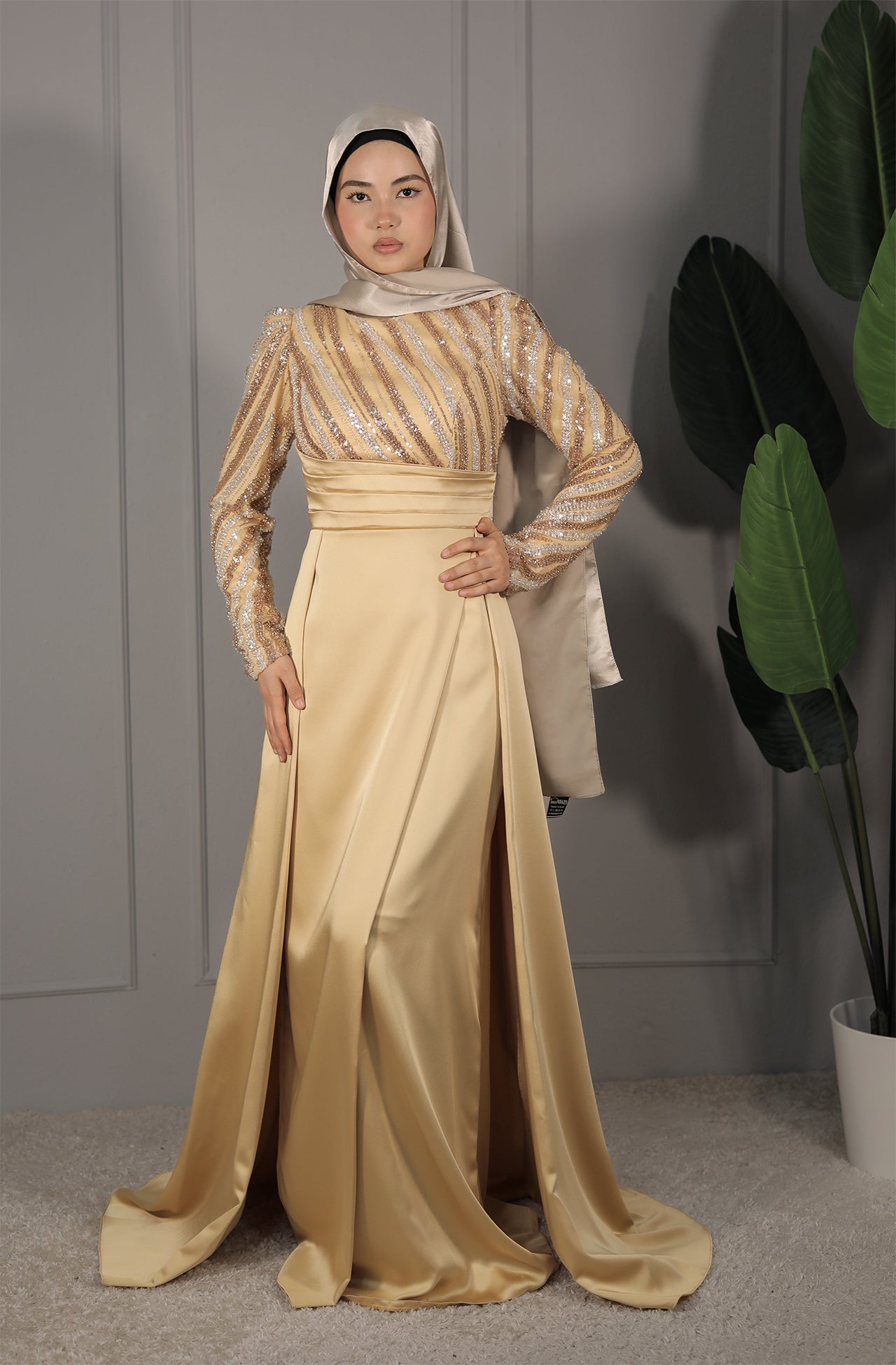 Soraya Dress - Gold