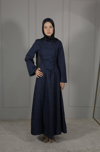 Elegantes Maxikleid in Blau – Feminine Eleganz mit romantischen Details