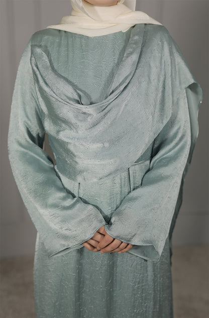 Elegantes Satin Abendkleid mit Drapierung in Mintgrün