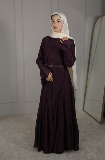 Elegantes Maxikleid mit Knopfdetails in Dunklem Pflaumenton