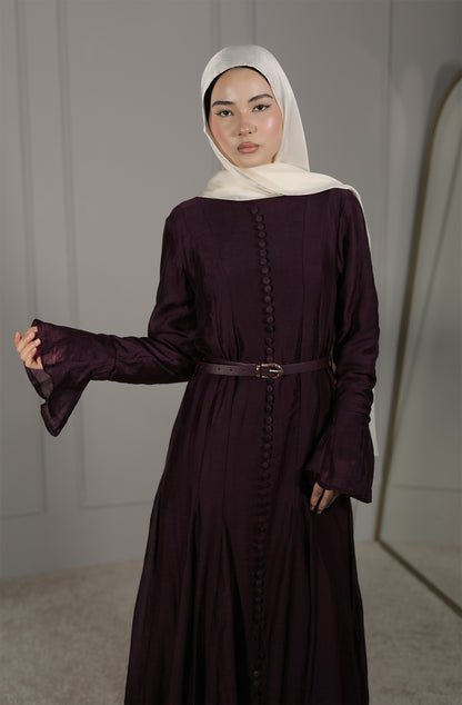 Elegantes Maxikleid mit Knopfdetails in Dunklem Pflaumenton