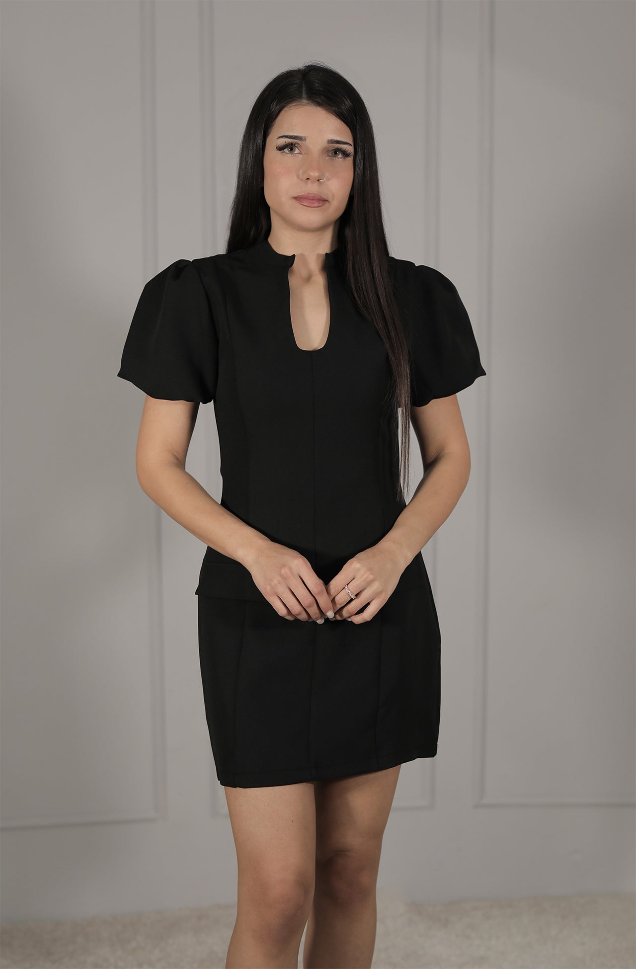 Elegantes Minikleid in Schwarz mit Puffärmeln