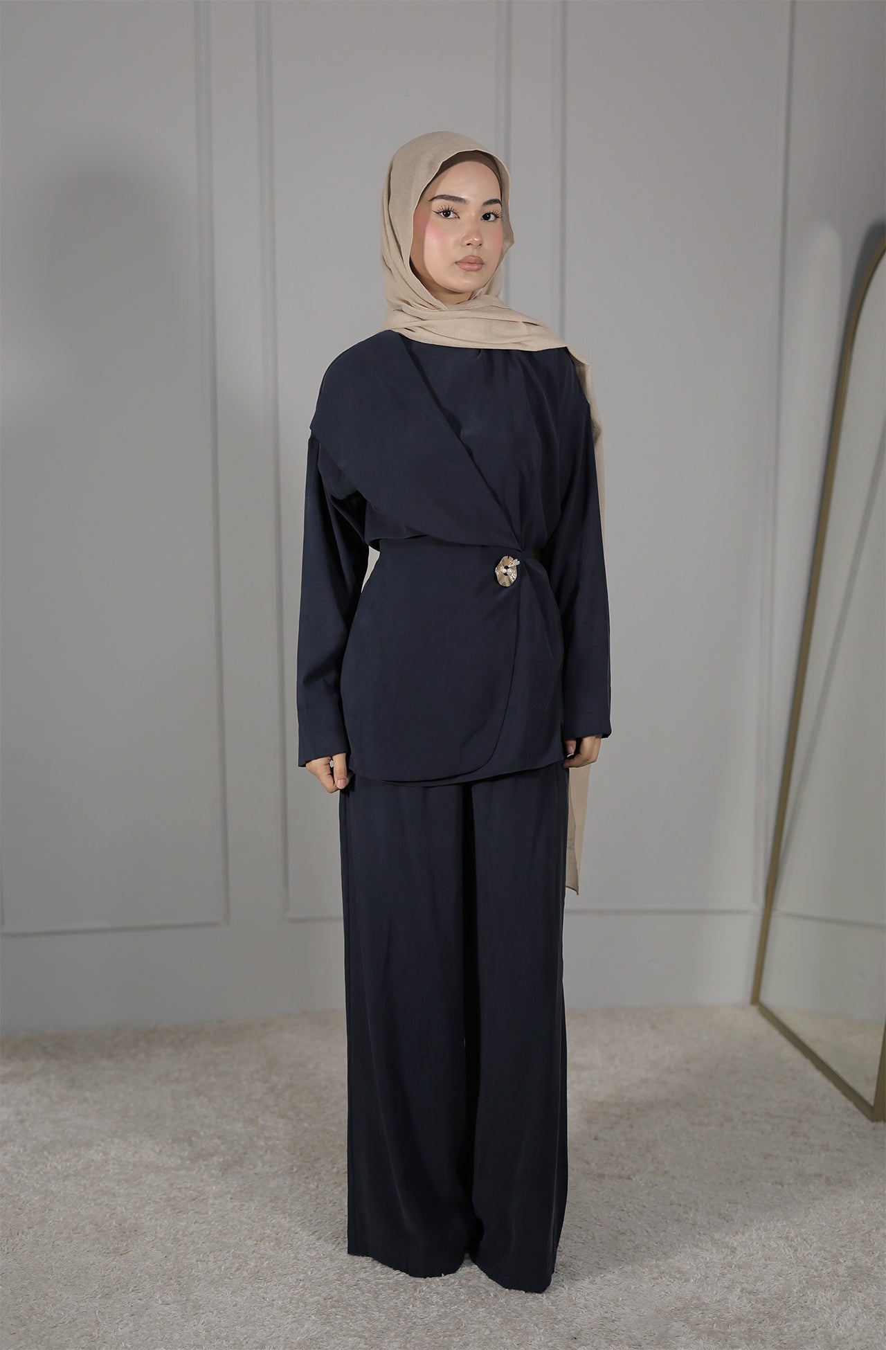 Elegantes Damen-Set in Dunkelblau – Zeitlose Eleganz mit modernem Touch