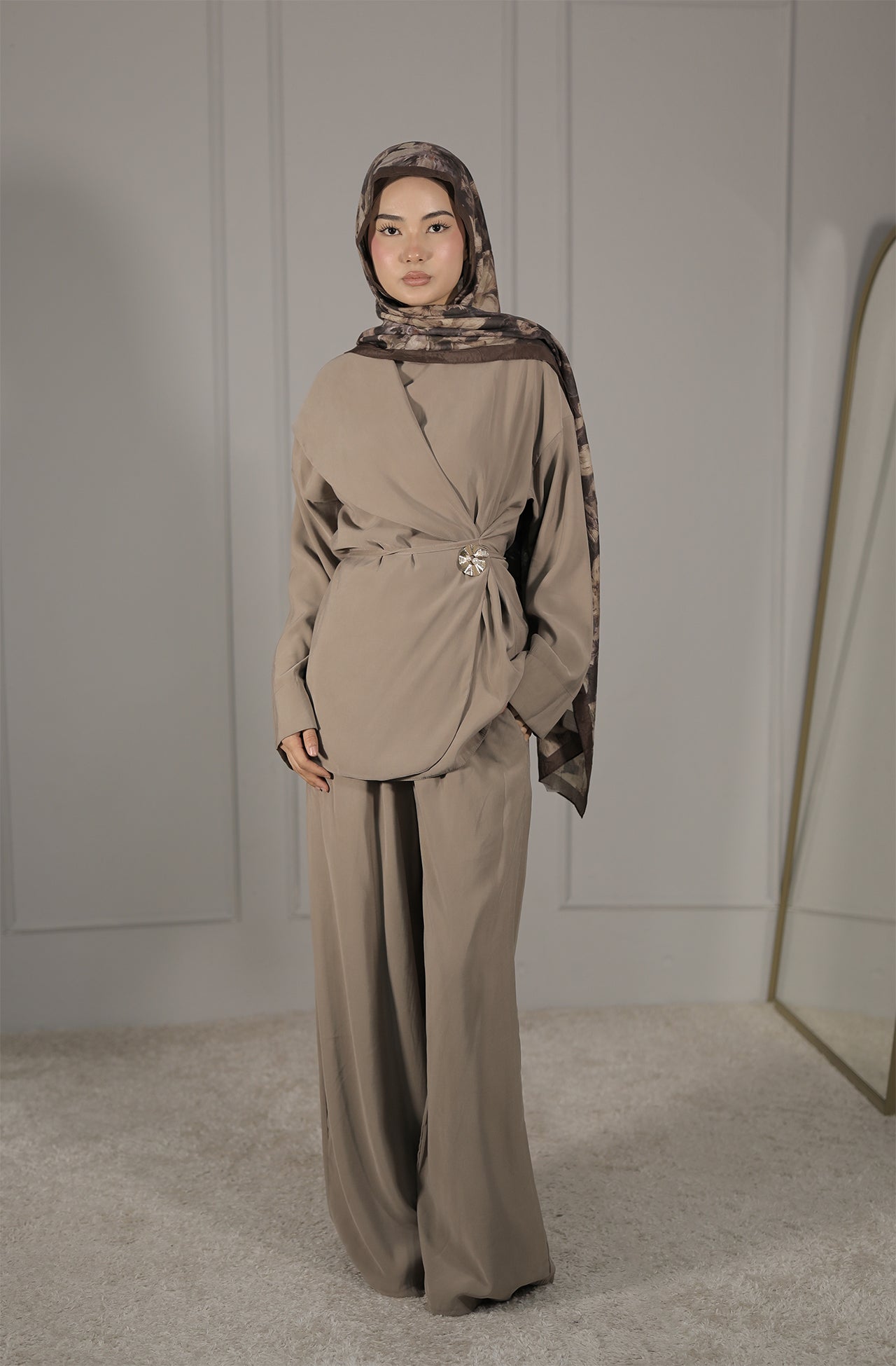 Elegantes Damen-Set in Vizon – Schlichte Eleganz für jeden Anlass