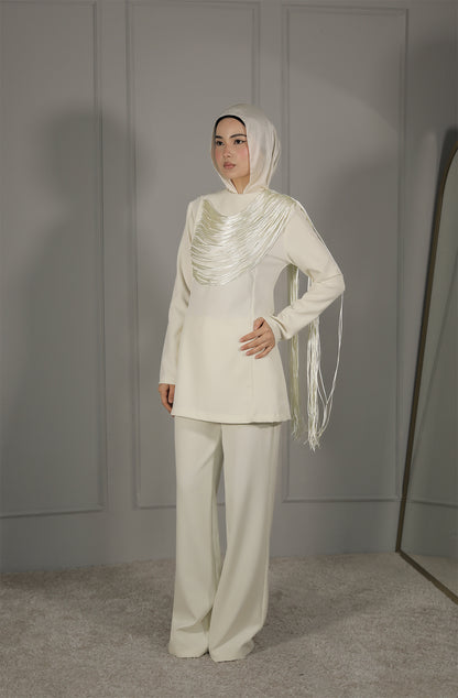 Cremefarbene Stoffhose für Damen – Eleganz & Komfort